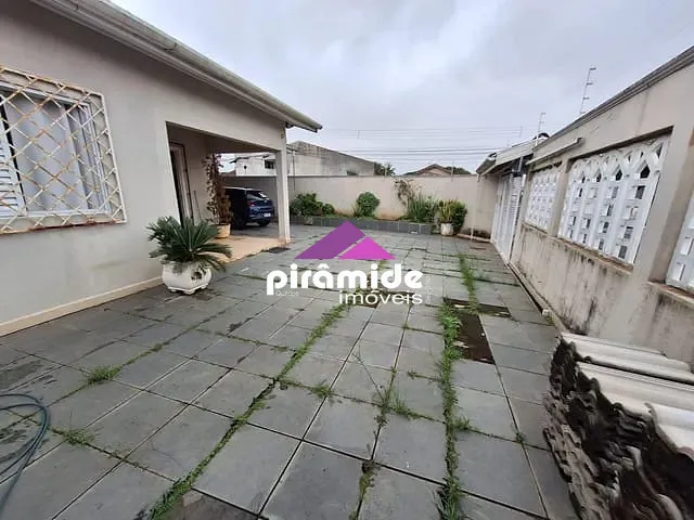 Casa com 300m² 3 quartos e 2 banheiros, à venda, no bairro Barranco Alto em Caraguatatuba