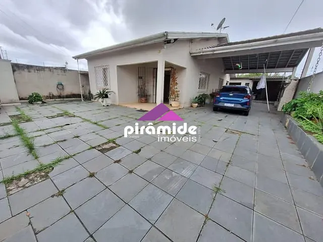 Casa com 300m² 3 quartos e 2 banheiros, à venda, no bairro Barranco Alto em Caraguatatuba