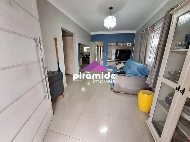 Casa com 300m² 3 quartos e 2 banheiros, à venda, no bairro Barranco Alto em Caraguatatuba