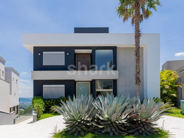 Casa com 807m² 5 quartos e 7 banheiros, à venda ou para alugar, no bairro Alphaville em Santana de Parnaíba