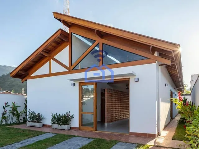 Casa com 270m² 3 quartos e 2 banheiros, à venda, no bairro Massaguaçu em Caraguatatuba