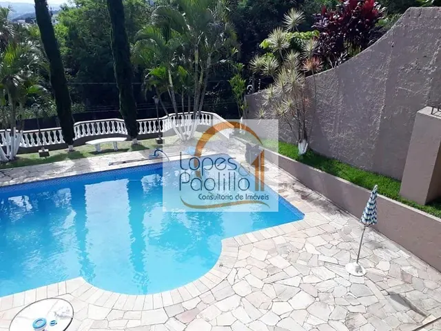 Casa com 600m² 4 quartos e 3 banheiros, à venda, no bairro Parque Arco Iris em Atibaia