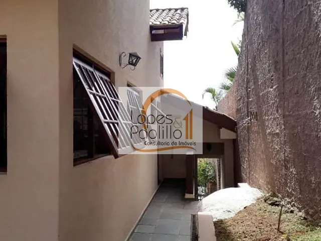Casa com 600m² 4 quartos e 3 banheiros, à venda, no bairro Parque Arco Iris em Atibaia