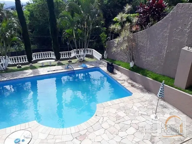 Casa com 600m² 4 quartos e 3 banheiros, à venda, no bairro Parque Arco Iris em Atibaia