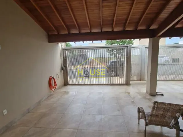 Casa com 250m² 3 quartos e 3 banheiros, à venda, no bairro Jardim Residencial Eulália em Votuporanga