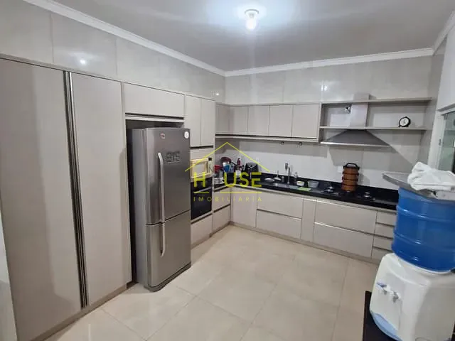 Casa com 250m² 3 quartos e 3 banheiros, à venda, no bairro Jardim Residencial Eulália em Votuporanga