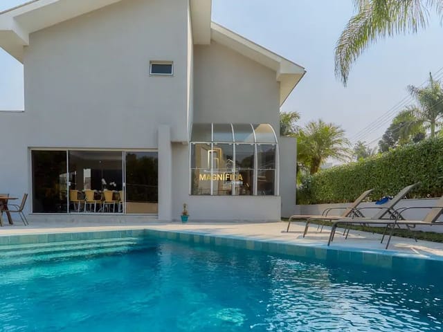 Casa 5 quartos e 11 banheiros, à venda, no bairro Campo Comprido em Curitiba