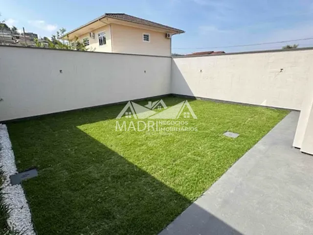 Casa 2 quartos e 2 banheiros, à venda, no bairro Alto Aririú em Palhoça