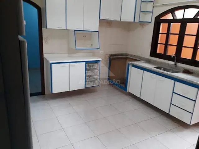 Casa com 150m² 3 quartos e 3 banheiros, à venda, no bairro Jardim Zaira em Mauá