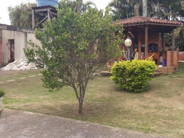 Casa com 700m² 2 quartos e 3 banheiros, à venda, no bairro Colina (Caucaia do Alto) em Cotia