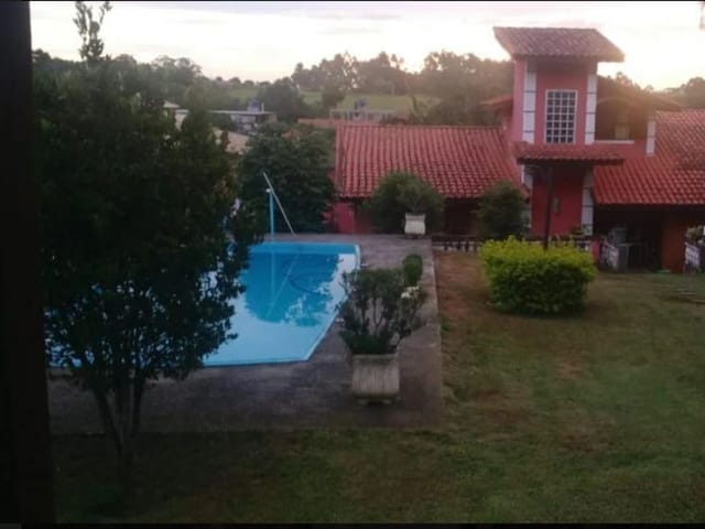 Casa com 700m² 2 quartos e 3 banheiros, à venda, no bairro Colina (Caucaia do Alto) em Cotia