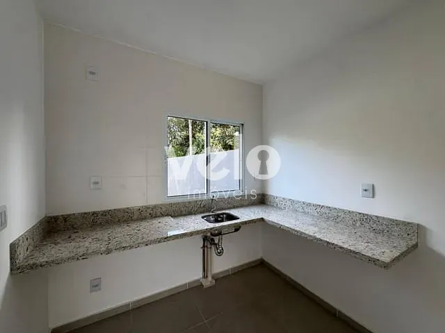 Casa 2 quartos e 2 banheiros, à venda, no bairro Vila Areao em Taubaté