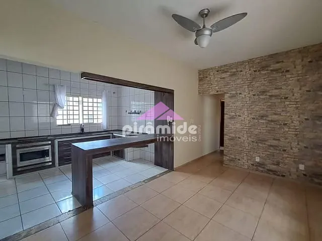 Casa à venda, no bairro Jardim Satélite em São José dos Campos