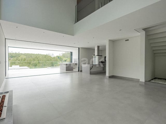 Casa com 420m² 4 quartos e 6 banheiros, à venda, no bairro Colinas da Anhangüera em Santana de Parnaíba