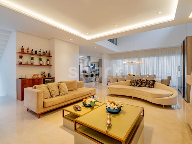 Casa com 624m² 4 quartos e 7 banheiros, à venda, no bairro Alphaville em Santana de Parnaíba