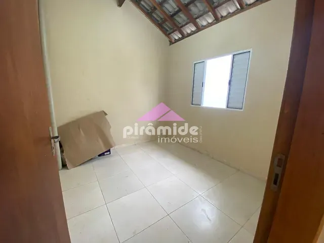Casa 3 quartos e 1 banheiro, à venda, no bairro Massaguaçu em Caraguatatuba