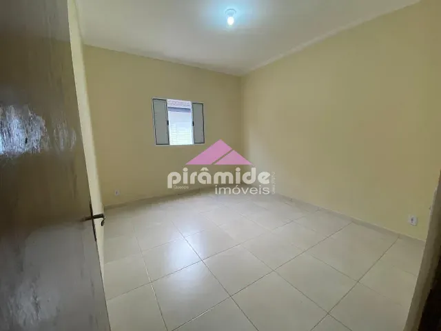 Casa 3 quartos e 1 banheiro, à venda, no bairro Massaguaçu em Caraguatatuba