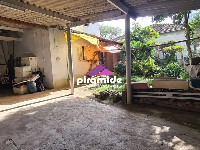 Casa à venda, no bairro Vila Adyana em São José dos Campos