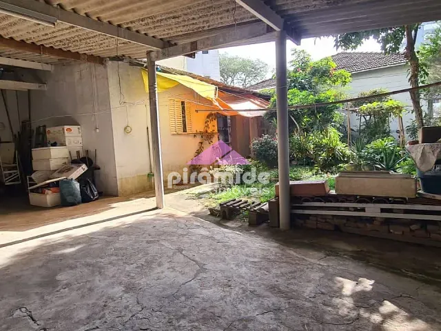Casa à venda, no bairro Vila Adyana em São José dos Campos
