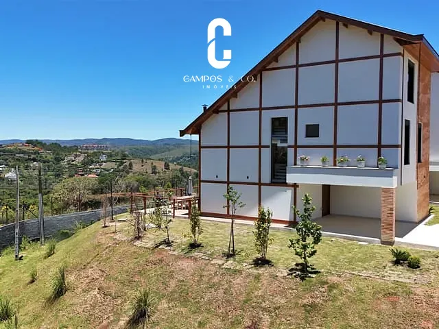 Casa com 230m² 4 quartos e 6 banheiros, à venda, no bairro Recanto das Araucárias em Campos do Jordão