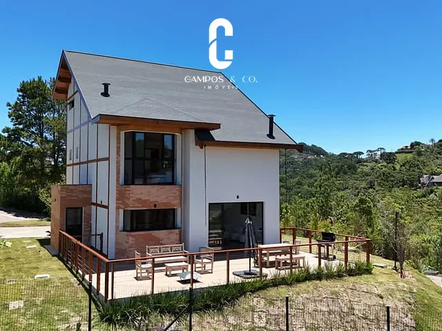 Casa com 230m² 4 quartos e 6 banheiros, à venda, no bairro Recanto das Araucárias em Campos do Jordão