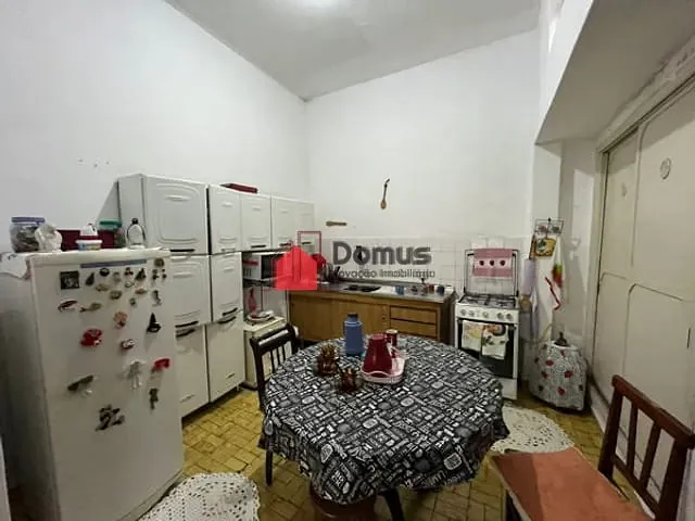 Casa com 300m², à venda, no bairro Centro em Pindamonhangaba
