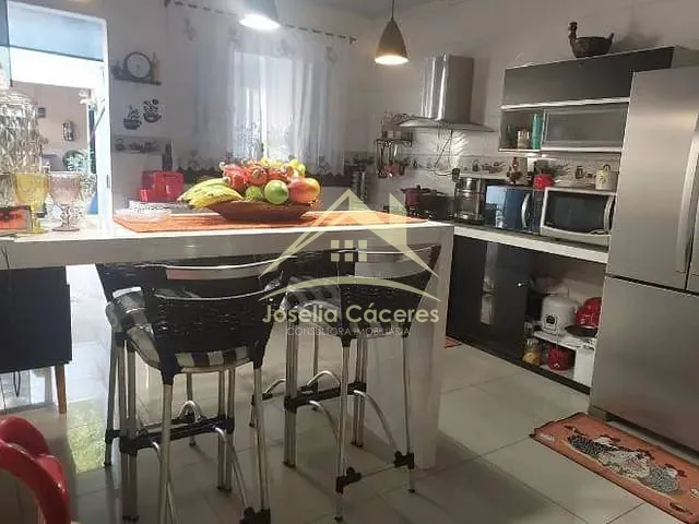 Casa com 250m² 3 quartos e 4 banheiros, à venda, no bairro Cristo Rei em Várzea Grande