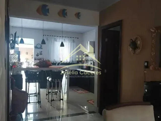 Casa com 250m² 3 quartos e 4 banheiros, à venda, no bairro Cristo Rei em Várzea Grande