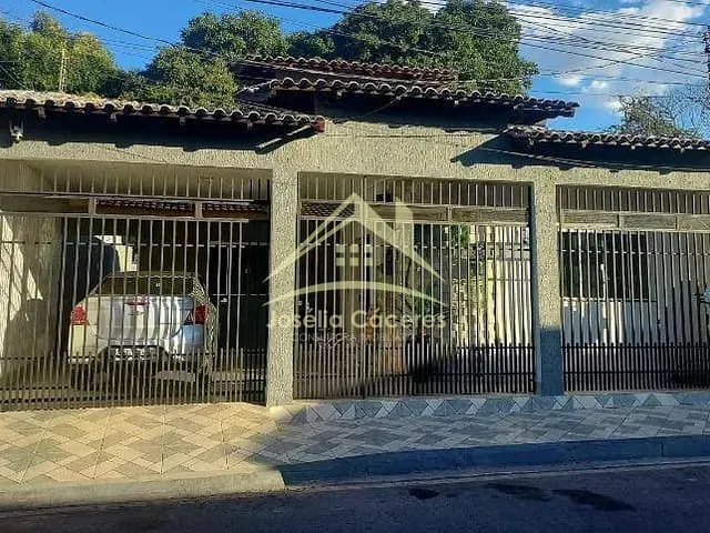 Casa com 250m² 3 quartos e 4 banheiros, à venda, no bairro Cristo Rei em Várzea Grande
