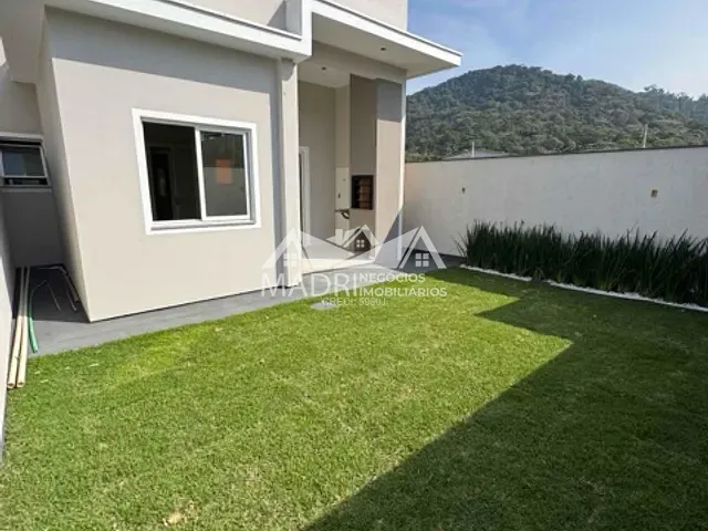 Casa 2 quartos e 2 banheiros, à venda, no bairro Alto Aririú em Palhoça