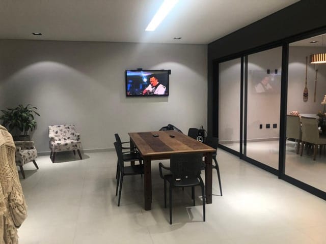 Casa com 320m² 3 quartos e 4 banheiros, à venda, no bairro Guedes em Tremembé