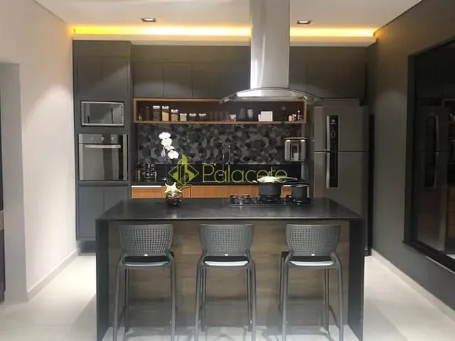 Casa com 320m² 3 quartos e 4 banheiros, à venda, no bairro Guedes em Tremembé