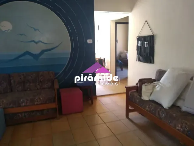 Casa 2 quartos e 1 banheiro, à venda, no bairro Aruan em Caraguatatuba