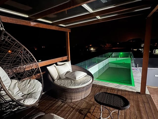 Casa com 140m² 4 quartos e 4 banheiros, à venda, no bairro Virgem Santa em Macaé