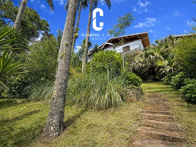 Casa com 1035m² 3 quartos e 2 banheiros, à venda, no bairro Vila Matilde em Campos do Jordão