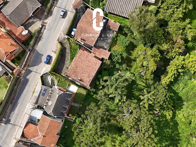 Casa com 1035m² 3 quartos e 2 banheiros, à venda, no bairro Vila Matilde em Campos do Jordão