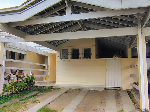 Casa com 140m² 2 quartos e 1 banheiro, à venda ou para alugar, no bairro Villa Branca em Jacareí
