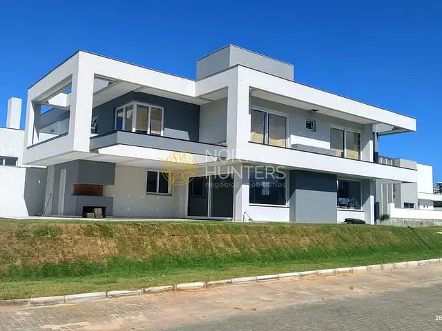 Casa com 1206m² 4 quartos e 5 banheiros, à venda, no bairro ingleses em Florianópolis