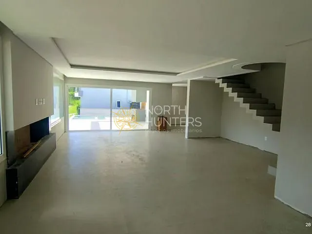 Casa com 1206m² 4 quartos e 5 banheiros, à venda, no bairro ingleses em Florianópolis