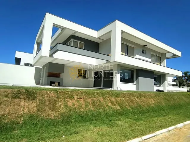 Casa com 1206m² 4 quartos e 5 banheiros, à venda, no bairro ingleses em Florianópolis