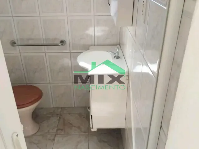 Casa 2 quartos e 2 banheiros, à venda, no bairro Taboão em Diadema