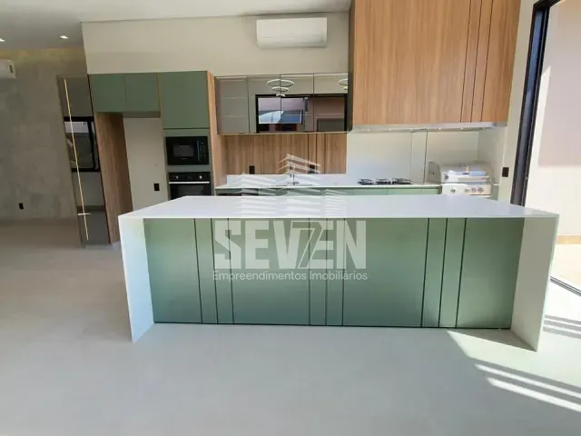 Casa com 360m² 4 quartos e 3 banheiros, à venda, no bairro Residencial Villaggio II em Bauru