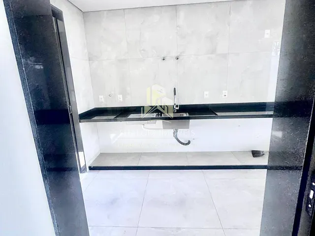 Casa 3 quartos e 3 banheiros, à venda, no bairro Santa Amélia em Belo Horizonte