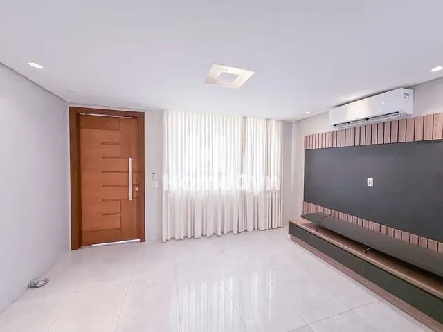 Casa com 465m² 4 quartos e 6 banheiros, para alugar, no bairro Jardins Valência em Goiânia