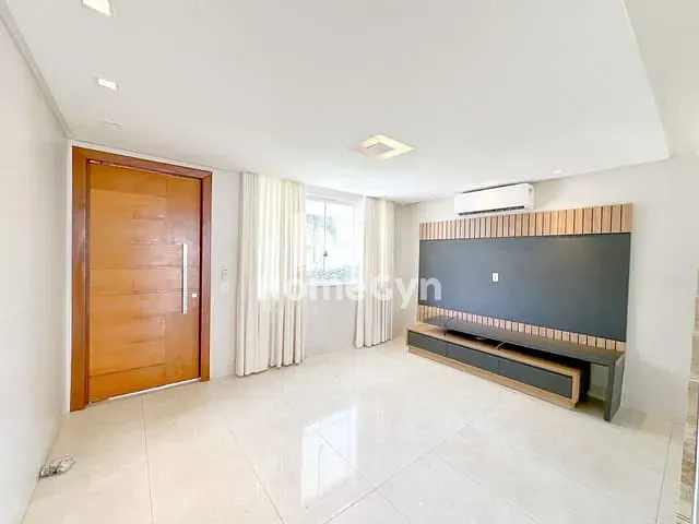 Casa com 465m² 4 quartos e 6 banheiros, para alugar, no bairro Jardins Valência em Goiânia