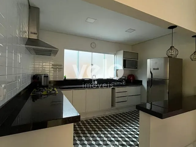 Casa 3 quartos e 3 banheiros, à venda, no bairro Piracangaguá em Taubaté