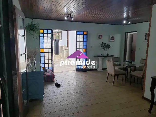 Casa com 349m² 4 quartos e 5 banheiros, à venda, no bairro Jardim Esplanada em São José dos Campos