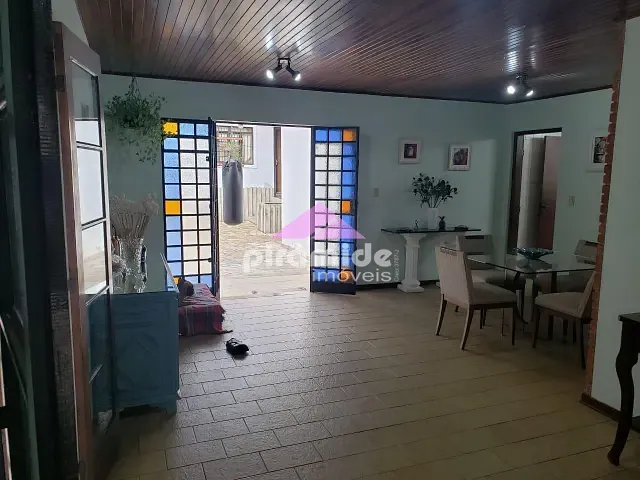 Casa com 349m² 4 quartos e 5 banheiros, à venda, no bairro Jardim Esplanada em São José dos Campos