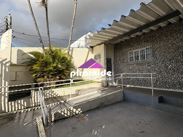 Casa com 290m², para alugar, no bairro Jardim Satélite em São José dos Campos