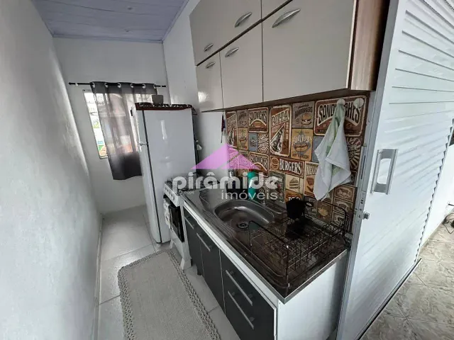 Casa 3 quartos e 2 banheiros, para alugar, no bairro Jaraguá em São Sebastião